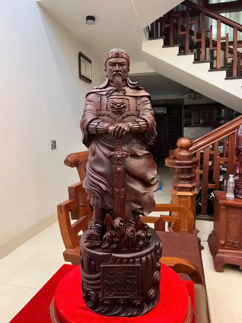 Tượng Trần Quốc Tuấn Gỗ Tử Đàn Liền Khối G5141