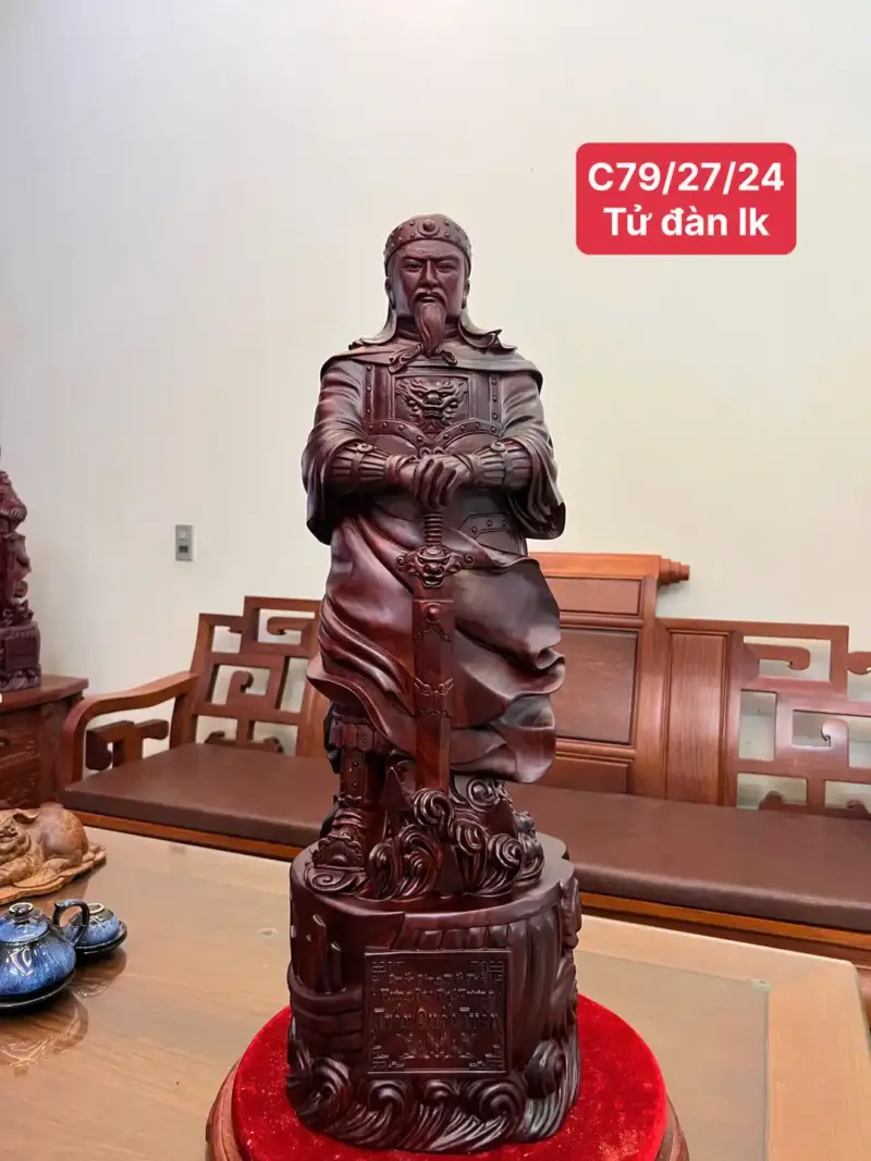 Tượng Trần Quốc Tuấn Gỗ Tử Đàn Liền Khối G5142