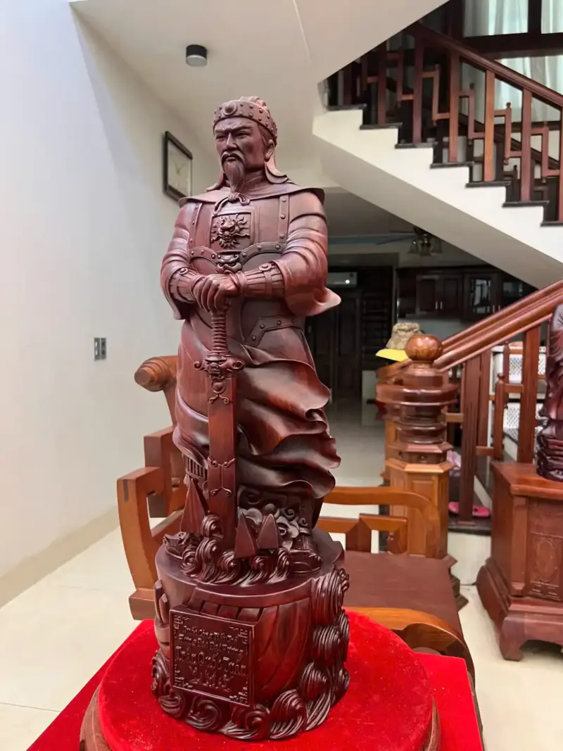 tran-quoc-tuan-go-tu-an-G5154-5_Trần Quốc Tuấn Gỗ Tử Đàn Liền Đẹp Giá 9.500 Triệu Kích Thước Cao 70cm, Ngang 23cm, Sâu 21cm Tượng Trần Quốc Tuấn Gỗ Tử Đàn Liền Đẹp G5154
