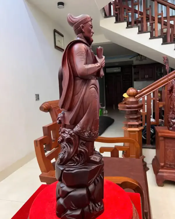 tran-quoc-tuan-go-tu-an-G8338-2_Trần Quốc Tuấn Gỗ Tử Đàn Liền Khối Giá 7.300 Triệu Kích Thước Cao 70cm, Ngang 21cm, Sâu 18cm Tượng Trần Quốc Tuấn Gỗ Tử Đàn Liền Khối G8338
