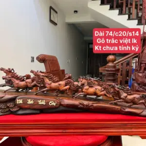Tượng Bát Mã Gỗ Trắc Việt Liền Khối Kèm Kỷ KT:20x74x14
