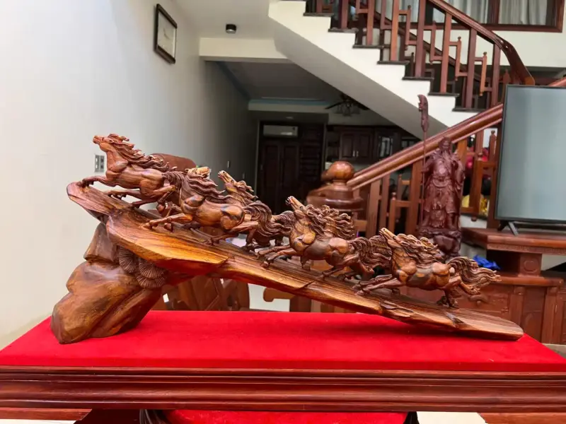 Tượng Cầu Bát Mã Gỗ Sưa Bắc Phôi Gỗ Già Vân Tím KT:30x72x14