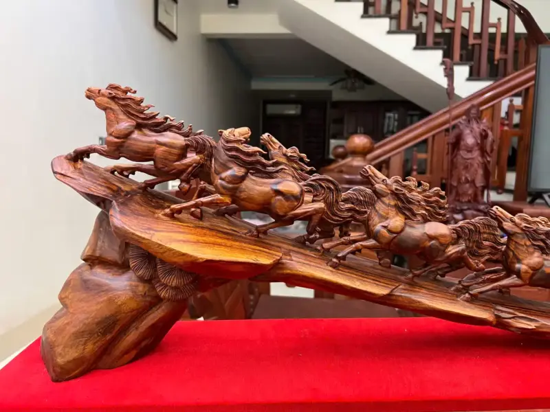Tượng Cầu Bát Mã Gỗ Sưa Bắc Phôi Gỗ Già Vân Tím KT:30x72x14