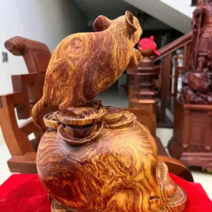 Tượng Chuột Bê Vàng Gỗ Cẩm Việt Vân Víp Liền Khối KT:32x24x16