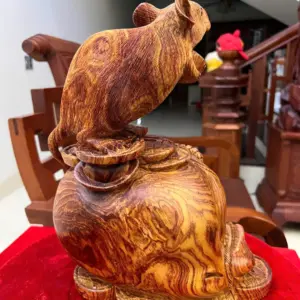 Tượng Chuột Bê Vàng Gỗ Cẩm Việt Vân Víp Liền Khối KT:32x24x16
