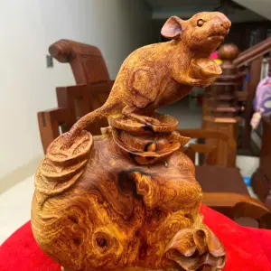 z7629565042524_e1417ad90d88e7853456cbcb4982689c Tượng Gỗ Chuột Gỗ Cẩm Việt Siêu Vân Liền Khối 32 - 23 - 17