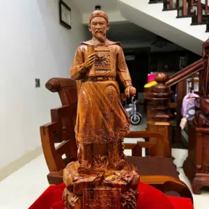 z7629765315452_d56f08a52d6a11f6afa3d1e42b02d355 Tượng Gỗ Trần Quốc Tuấn Gỗ Sưa Bắc Liền Khối Mộc Đẹp Vân Tím 50 - 18 - 14