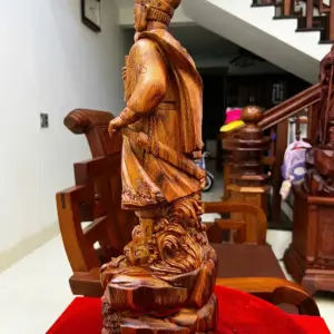 z7629765329058_2d69e95507a316b88b838a320e4fcc7d Tượng Gỗ Trần Quốc Tuấn Gỗ Sưa Bắc Liền Khối Mộc Đẹp Vân Tím 50 - 18 - 14