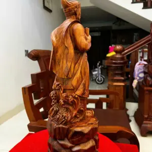 z7629765344758_b061e41c6e9d354dbf1b785702d08308 Tượng Gỗ Trần Quốc Tuấn Gỗ Sưa Bắc Liền Khối Mộc Đẹp Vân Tím 50 - 18 - 14