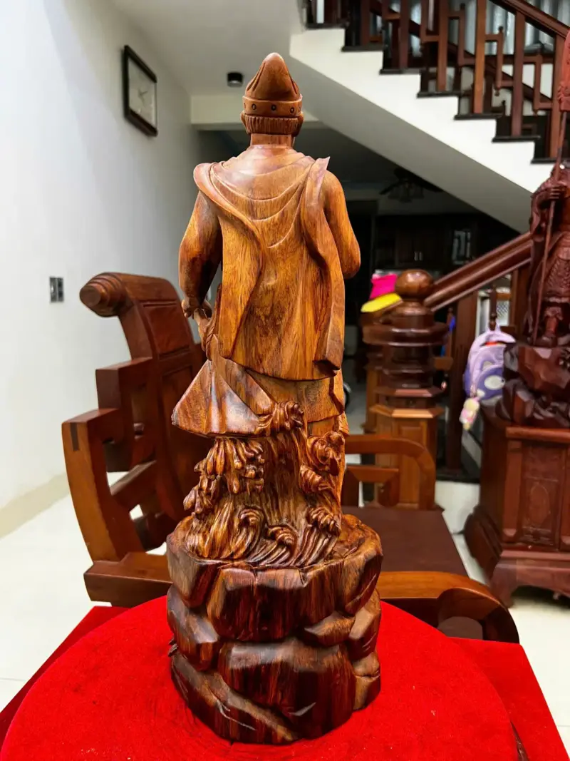 z7629765351540_f9d983152bb2a46a72df964081d6cac4 Tượng Gỗ Trần Quốc Tuấn Gỗ Sưa Bắc Liền Khối Mộc Đẹp Vân Tím 50 - 18 - 14
