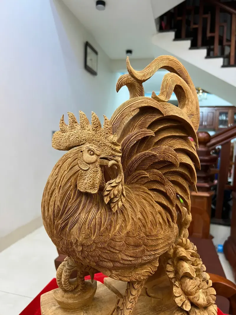 z7635194182748_f069be3db5f2b77856fc1c34fdbba877 Tượng Gỗ Nhất Kê Gỗ Ngọc Am Liền Khối Hàng Kỹ 50 - 30 - 17