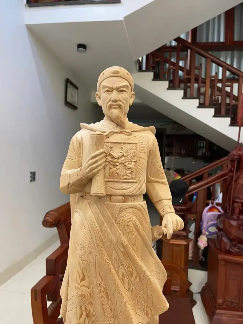 z7636589235542_0bdfa57149b7b0445a606f1b504265c6 Tượng Gỗ Trần Quốc Tuấn Gỗ Ngọc Am Liền Khối 80 - 23 - 18