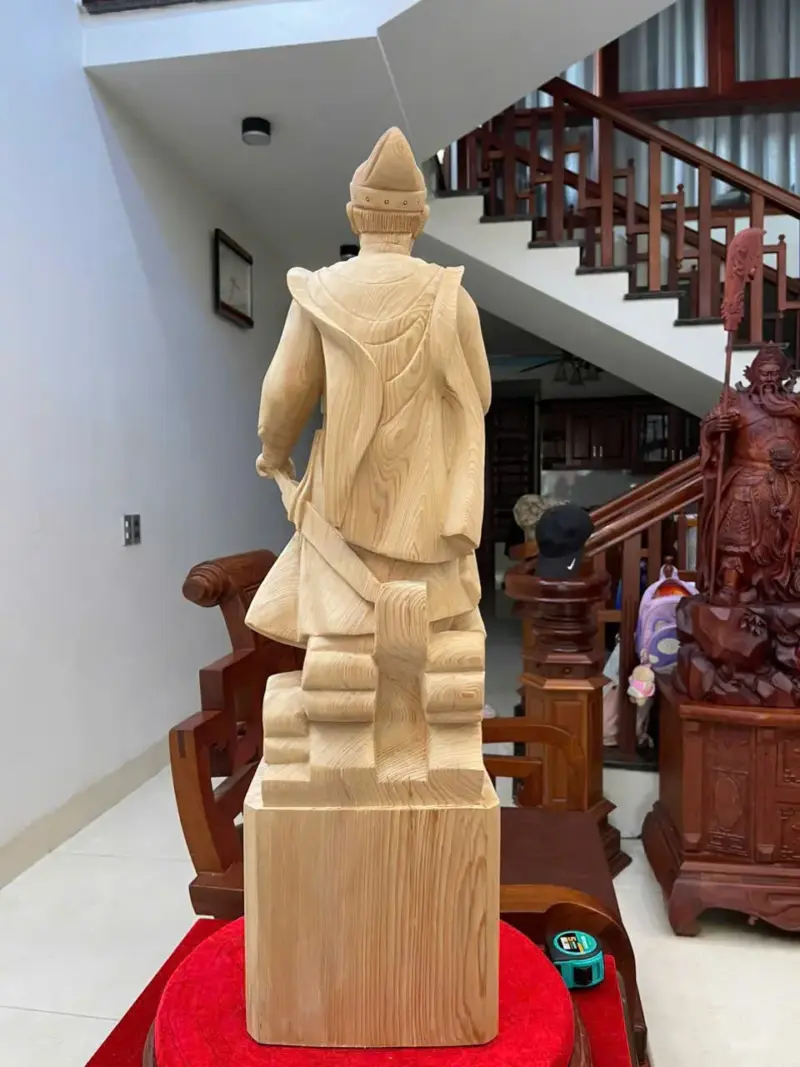 z7636589242705_7f4ea5c54d1ed4471aff66e23e9f0d6d Tượng Gỗ Trần Quốc Tuấn Gỗ Ngọc Am Liền Khối 80 - 23 - 18