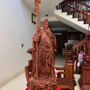 z7636686849372_b86c0f3c4e2cbad693e8ad9dab510898 Tượng Gỗ Quan Công Chống Đao Gỗ Tử Đàn Mộc 70 - 23 - 22