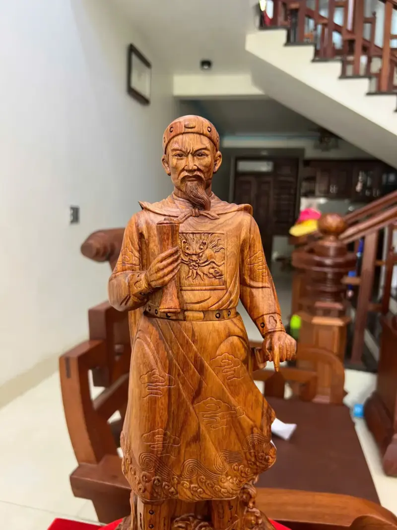 z7637457632427_a772a52dddc8d5d84c170631a9a8f50e Tượng Gỗ Trần Quốc Tuấn Gỗ Sưa Bắc Liền Khối 50 - 16 - 14