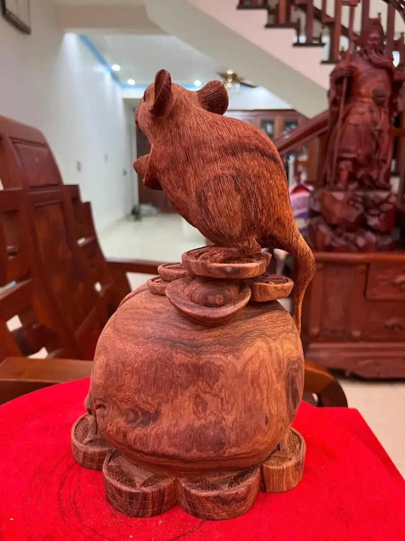 z7639474270083_c0f64f3feb9c89b305f5d333a15ae8fa Tượng Gỗ Chuột Bê Vàng Gỗ Cẩm Việt Liền Khối (Mộc) 31 - 20 - 14