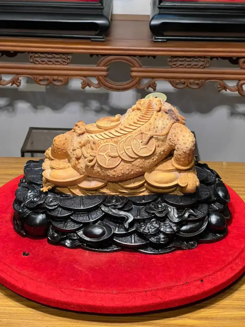z7747500111414_cdba3be9907e641eda2a5c4048707c10 Tượng Cóc Gỗ Hoàng Đàn Cao 22cm