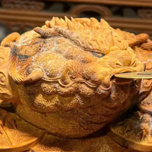 z7747500122350_4d8b36c9abec3b3763526d1f1d57c6fe Tượng Cóc Gỗ Hoàng Đàn Cao 22cm