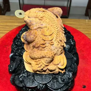 z7747500200991_2f3e594d147f3066fdc0d6a9ed17de86 Tượng Cóc Gỗ Hoàng Đàn Cao 22cm