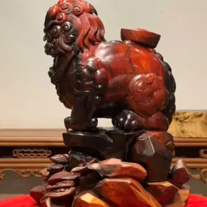 z7747526314605_f5c2f09f94a5160b4b6a66d365125f90 Tượng Nghê Gỗ Trắc Cao 40cm