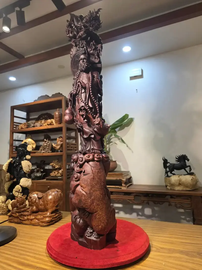 Tượng Đạt Ma Gỗ Nu Tử Đàn Đỏ Cao 126cm