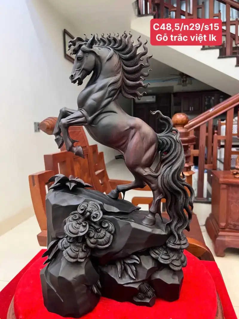 z7866836986626_5bfb812f21f5b25ebf18f51313d038df_Nhất Mã Phi Thiên Gỗ Trắc Đen Liền Khối Hàng Kỹ Đẹp Giá 7.600 Triệu Kích Thước Cao 48cm, Ngang 29cm, Sâu 15cm Tượng Nhất Mã Phi Thiên Gỗ Trắc Đen Liền Khối Cao 48cm