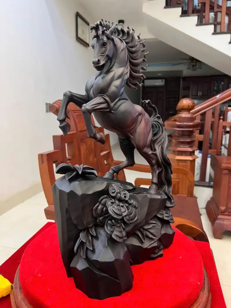 z7866837027977_887623693254439a766b9b9e66deec44_Nhất Mã Phi Thiên Gỗ Trắc Đen Liền Khối Hàng Kỹ Đẹp Giá 7.600 Triệu Kích Thước Cao 48cm, Ngang 29cm, Sâu 15cm Tượng Nhất Mã Phi Thiên Gỗ Trắc Đen Liền Khối Cao 48cm