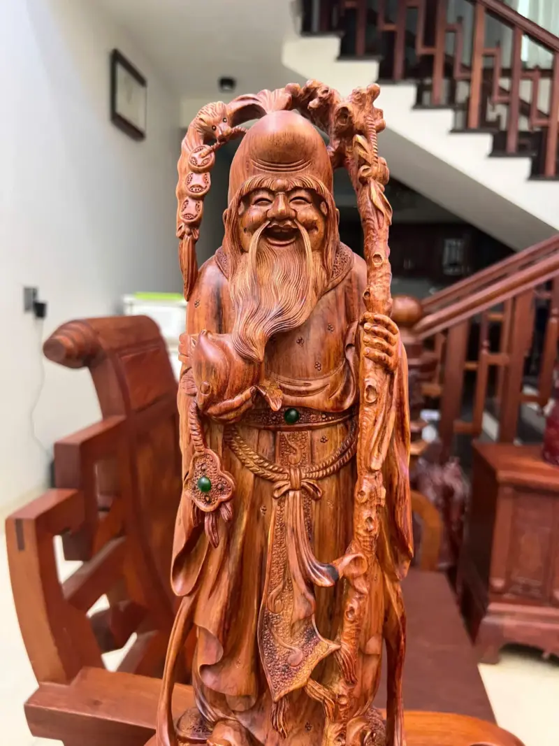 z7870837697955_bf936a14181244c9300803a52e9c205b Tượng Ông Thọ Tiên Gỗ Sưa Bắc Liền Khối Cao 54