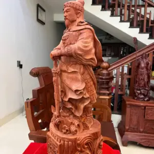 z7884659254109_e77f03321ab4d59df4c521461e796ed8_Trần Quốc Tuấn Chống Kiếm Gỗ Tử Đàn Mộc Đẹp Giá 9.500 Triệu Kích Thước Cao 68cm, Ngang 23cm, Sâu 20cm Tượng Trần Quốc Tuấn Chống Kiếm Gỗ Tử Đàn Có Sơn Cao 68cm