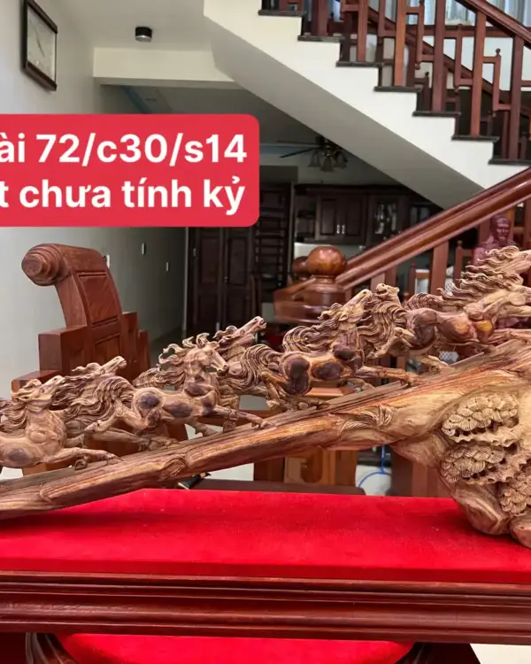z7885258510925_0c72545cea42e62314556a90b392049a_Cầu Bát Mã Gỗ Sưa Bắc Phôi Gỗ Già Tím Lịm Liền 100% Giá 8.600 Triệu Kích Thước Cao 30cm, Ngang 72cm, Sâu 14cm Tượng Cầu Bát Mã Gỗ Sưa Bắc Phôi Gỗ Già Tím Lịm Liền 100% Có Sơn KT:30x72x14
