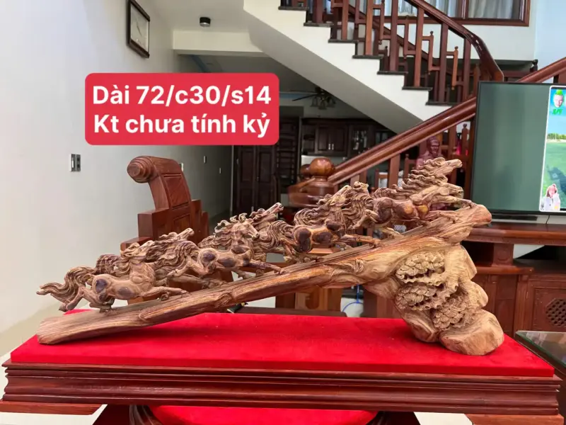 Tượng Cầu Bát Mã Gỗ Sưa Bắc Phôi Gỗ Già Tím Lịm Liền 100% Có Sơn KT:30x72x14
