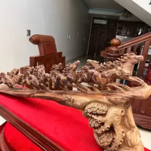 Tượng Cầu Bát Mã Gỗ Sưa Bắc Phôi Gỗ Già Tím Lịm Liền 100% Có Sơn KT:30x72x14