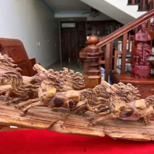 Tượng Cầu Bát Mã Gỗ Sưa Bắc Phôi Gỗ Già Tím Lịm Liền 100% Có Sơn KT:30x72x14