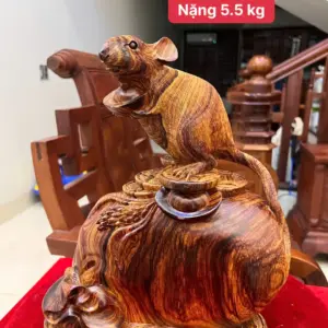 z7895159873470_4b08b61395f0dc568170c82e73fb9a10_Chuột Đứng Bao Tiền Gỗ Cẩm Việt Vân Víp Liền Khối Giá 3 Triệu Kích Thước Cao 33cm, Ngang 26cm, Sâu 15cm Tượng Chuột Đứng Bao Tiền Gỗ Cẩm Việt Vân Víp Liền Khối Cao 33cm