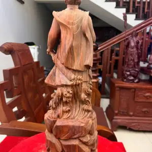 Tượng Trần Quốc Tuấn Gỗ Trắc Việt Liền Khối Có Sơn 50cm
