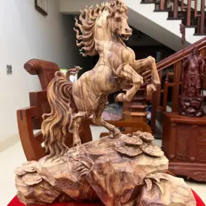 Tượng Nhất Mã Gỗ Sưa Bắc Hàng Đục Kỹ Gỗ Già Tím Lịm Có Sơn Cao 43cm